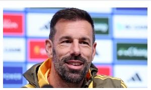 Ruud van Nistelrooy faces West Ham in his first game in charge at Leicester