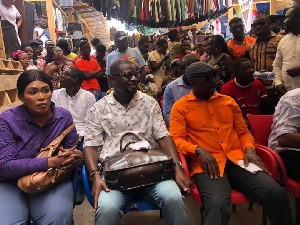 Minority Leader Mr. Alexander Afenyo-Markin visited the market on Tuesday