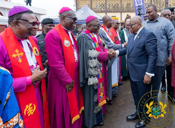 Akufo-Addo with some clergy members