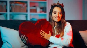 single lady on vals