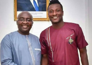 Mahamudu Bawumia (left), Asamoah Gyan (right)