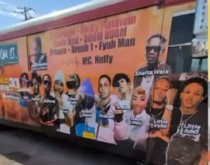 The concert is described as a monumental event in dancehall history