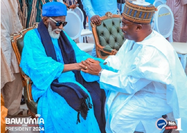 Sheikh Osman led the prayer session, invoking Quranic verses to seek God’s blessings