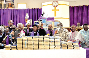 This diglot aims to enhance personal Bible reading and study in both languages