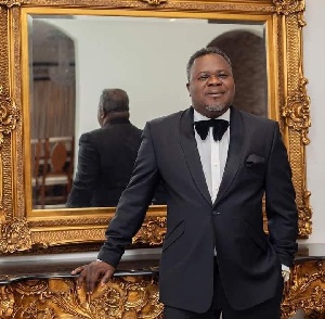 Dr Kwaku Oteng