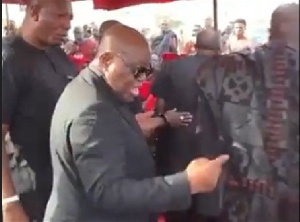 President Akufo-Addo expressing displeasure at a chief who was sitting while attempting to greet him