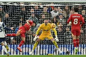 Liverpool cruise to 6-3 win over Tottenham to extend Premier League lead