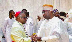 Dr. Mahamudu Bawumia (right)