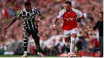 Arsenal's defender Ben White (R) vies with Manchester United's English striker Marcus Rashford (L)