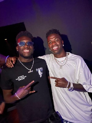 Alphonso Davies (left) and Vinicius junior