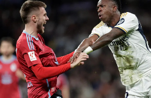 Heated argument between Vinicius Jr (Right) and Óscar Mingueza (Left)